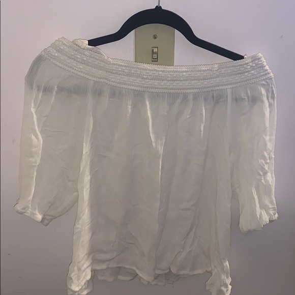 Lovely off the shoulder top! (adjustable straps) - Picture 1 of 3